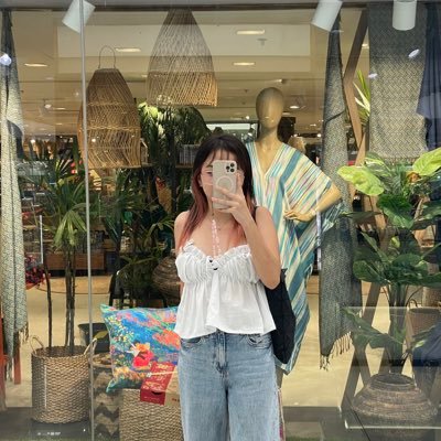 elbrcs's profile picture. ✨