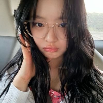 rei | ENFJ-T loves ui, pink & hello kitty (studytwt & life acc)👷🏻♀️🍎