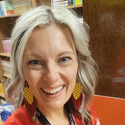 wife💍• girl mom👩👧• middle school instructional coach📚 • lake bum🚤 • KU🏀 • KC🏈 • midwest living🌻