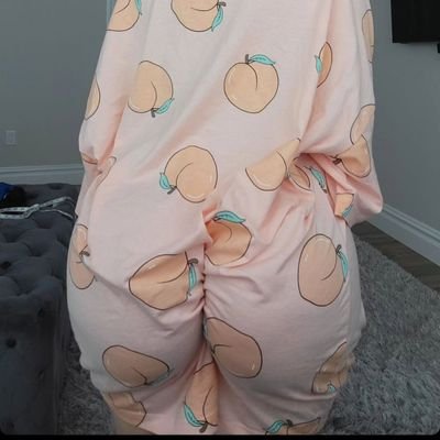 عمر
28سنه
بحب كل شي
بخاف اعمال ريتويت اتحظر شوف الاعجبات 😋