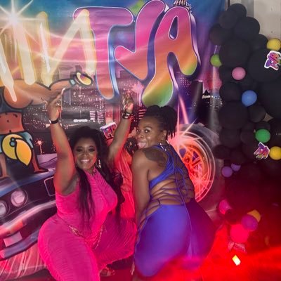 We may not be safe for work 😈 but we love all things rooted in the wellness of community. 🏳️🌈 🏳️⚧️ Connect with us on Clubhouse. 🚨 Minors DNI.
