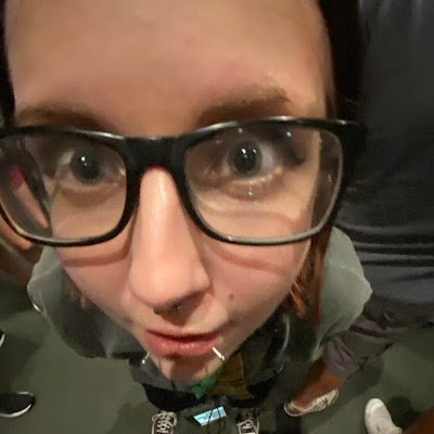 cometcrest_'s profile picture. 