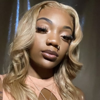 26❤️🔥 TAROT READER ✨ graphic & fashion designer ✨