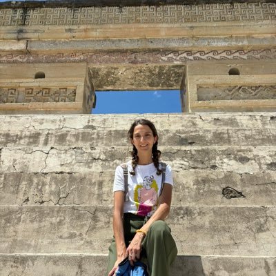 Professora de la UIB al grau d’Ed. Primària i al grau d’Història | Mamà |