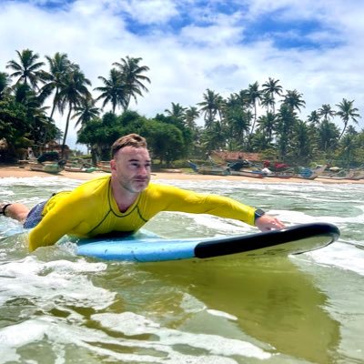 Periodista, emprendedor, amante del waterpolo y los viajes. Director de @feed_back_media