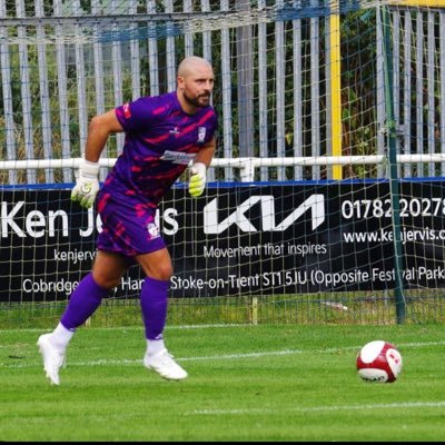 just a little fat kid from a council estate who throws on a pair of gloves trying to keep a ball out the net🧤 ⚽️