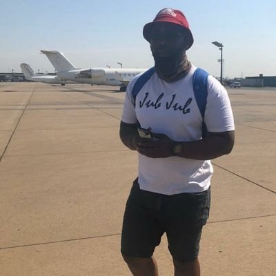 chuma_DeSud's profile picture. Schooled by elders and the streets. Teachers taught me nonsense.