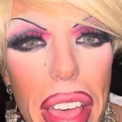 BuenosDiYass's profile picture. Assignée conne à la naissance. Si jte dis j'arrête demain ça sera suivi par canular -

Protect queer penguins