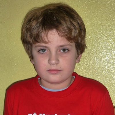 @TeamVitalityLOL
model 🇨🇿 / CREATOR OF MYS / 360fps eyes