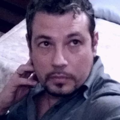 Barcelona, 1973.
Profesor de lengua y literatura castellanas.
BA in Hispanic Language and Literature, Universitat de Barcelona.
Student of Psychology, UNED.