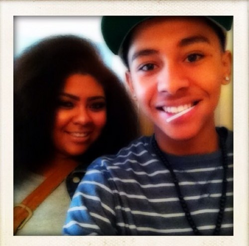 AL1ENSareCOOL's profile picture. Follow Me @pornos_and_VANS.