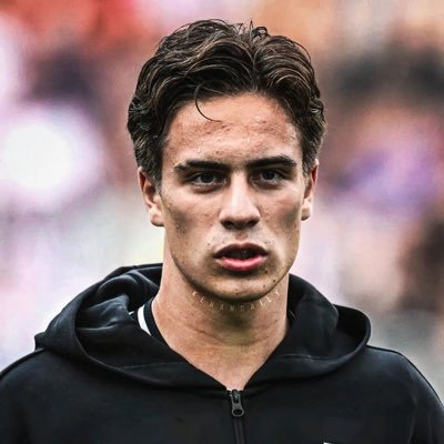 ToniJuventino09's profile picture. 🇮🇹 « 𝑺𝒕𝒐𝒓𝒊𝒂 𝒅𝒊 𝒖𝒏 𝒈𝒓𝒂𝒏𝒅𝒆 𝒂𝒎𝒐𝒓𝒆 »