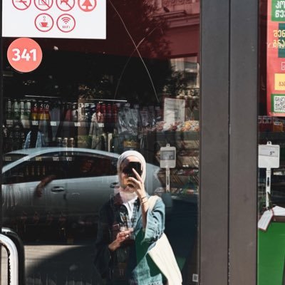 yasmineata's profile picture. i mumble for a living.