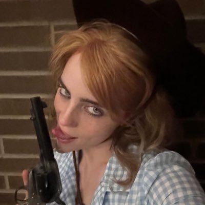 hayvck's profile picture. i don’t need to breath ⟡