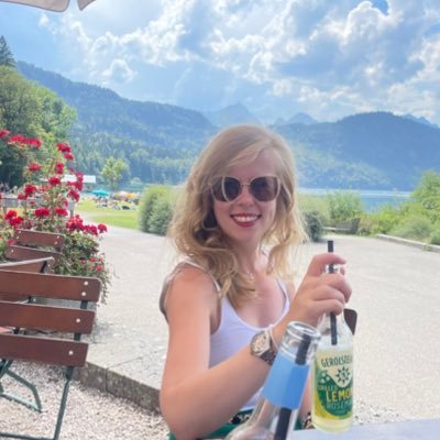 LucieBchr_'s profile picture. Agrégée d’histoire et ATER à l’Univ de Tours - Doctorante à l’ENS de Lyon : « Temps et nombre en Grèce archaïque »⏳ - Votre bolcho KTO