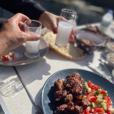 İstanbul Avrupa yakası 34/32 yaşlar evli çiftiz evli cifleri bekleriz bisex bayanlarda olabilir.kel olanlar asla yazmasnlar 45 yaş üstüde yazmasn yaşlılar