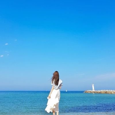 akarinokurashi's profile picture. こんにちは、あかりです！趣味は旅行や写真撮影、美味しい料理を探すことです。毎日、新しい発見や楽しい出来事をシェアしていきたいと思っています。ぜひフォローしてください！フォローしてくれたら、必ずフォロー返しします。よろしくお願いします！