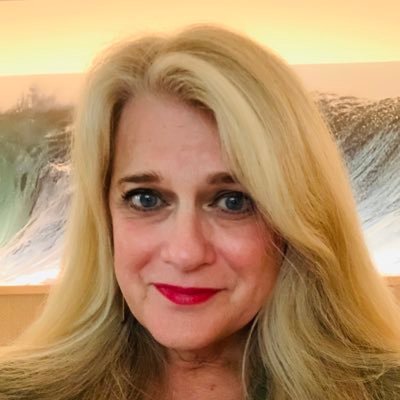 deepsnowlife's profile picture. Writer. Artist. Cat Expert. Perplexity Mom.