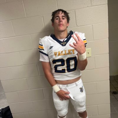 LB/Edge rusher for @tnvpsa put god first always🌹🌹📱:2569571561 email:wyattkelsoe6@gmail.com