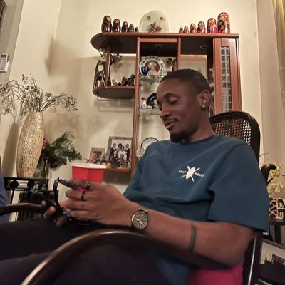 i’m really bad for your health. software engineer. be different 🇬🇶🇪🇸