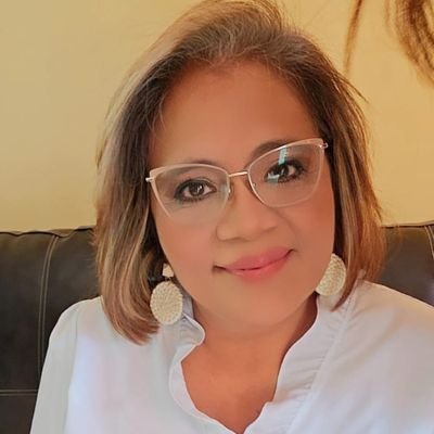 vilmalarios3's profile picture. El misterio de la Inmaculada Concepción es fuente de luz interior, de esperanza y de consuelo 🌹🙏🏼