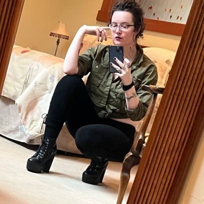 they/she, tiefling city ranger, lvl 32. your resident goth historian. give me caffeine to live. let’s talk about ttrpgs.