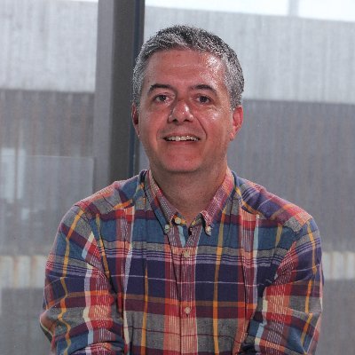 Aprendiz en una familia con magia (Los Dos Hemisferios de Lucca en Netflix).
Emprendo en Medicina Regenerativa y HealthTech.
25 años de economía digital.