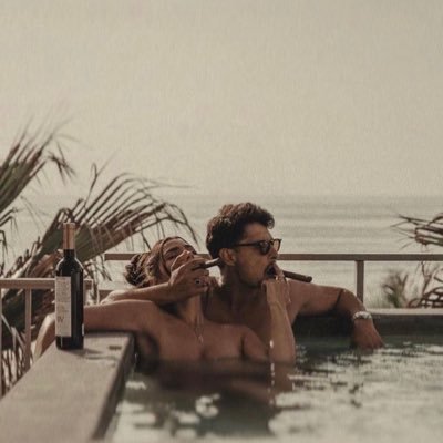 vesper_inf's profile picture.