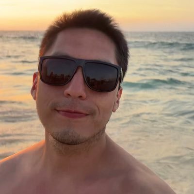 crikstobal's profile picture. I just wanna live in this moment forever