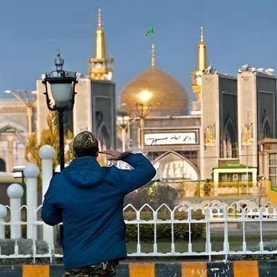 کاخ همه شاهان جهان را که بگردی دربار کسی، پنجــــره فــــولاد ندارد...