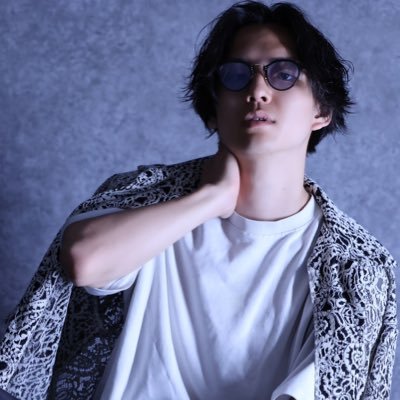 🧚♂️🫧元お笑い芸人で培った話術と聞き上手でもある大阪一お喋り🗣️でお酒と関西弁相当強め系セラピスト🫧🧚 / こういう限られた文字数の中で自己紹介するのは割と得意です。好きなたべ