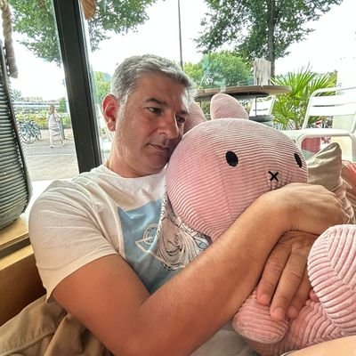 Amoureux de la vie, épicurien et stéphanois. Au service de mes élèves.