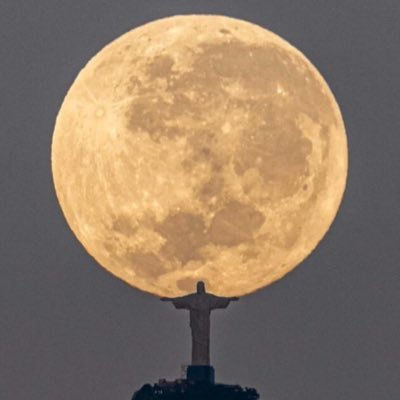 GSM_G3D340's profile picture. Isaías 59:14-15 A justiça é posta de lado, e o direito é afastado. A verdade anda tropeçando no tribunal, e a honestidade não consegue.honestos são perseguidos.