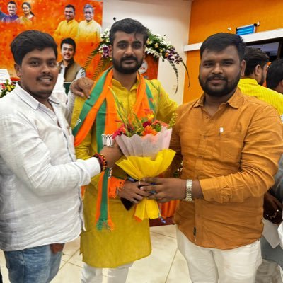 ज़िला अध्यक्ष भाजपा युवा मोर्चा जमशेदपुर महानगर*जिला उपाध्यक्ष* किसान मोर्चा *छत्रसंघ अध्यक्ष*(2017) कोल्हान विश्वविद्यालय चाईबासा, झारखंड