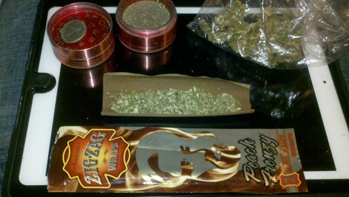 Smoking #GreatBudz all day every day, got #onelove Smoke a #blunt and let all your worries fade away. #TeamPFC #WLS #StonerNation #MLS