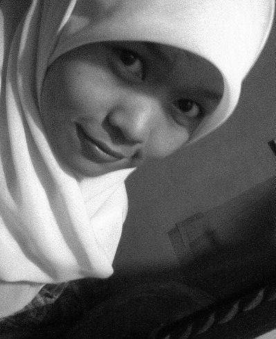 _maghfiroh's profile picture. .Jadi orang tu harus apa adanya,bukan ada apanya ;)