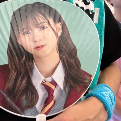 ナナニジが大好きな21サイ!大学生🚹👍 ナナニジ最高ーーーーー!!無言フォロー失礼します🙇♂️つっきー(椎名桜月)爆推しです!@satsuki_shiina #しぃなもん