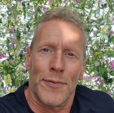 Global tech sales, conscious business (doing well by doing good), interests in law, philosophy, politics, sports & making a better world for all. Views mine 💙