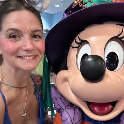 Florida 🦩 ER RN 👩🏼‍⚕️ Probably dissociating at Disney 💕