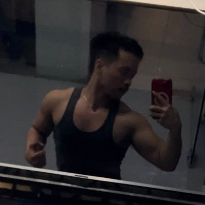 foxtrotpapa8's profile picture. A bizarre goodboy, that loves eye contact.