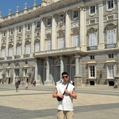 Politólogo \\ Magíster en Ciencias Económicas UN
🌚 https://t.co/8MtIpzQEJU