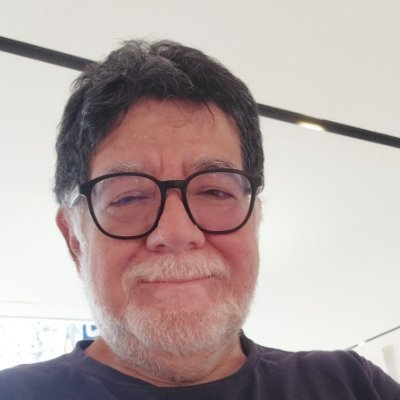Interesado en el camino que seguirá México mañana, Universitario, Contador, atlantista e interesado en los avances tecnológicos, y agradecido a Dios y a la vida