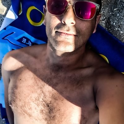 Autor de La Mansión de los juguetes y Reflejo mortal.
https://t.co/i0kHGkHRGQ autor@oscarmanton.com