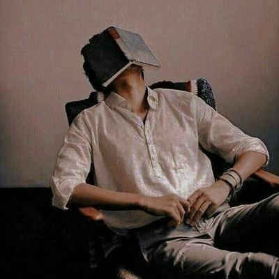 ly_bkhwr's profile picture. 
