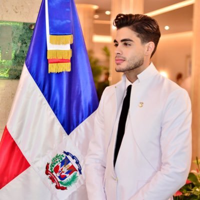 Cuenta Personal/ Diputado de la República Dominicana. CEO @inarterd @bcreativerd @soyestrellalatina Dios es ❤️