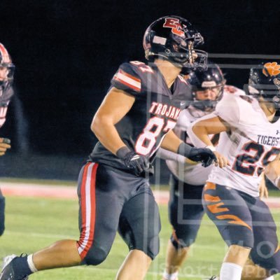 Blake_wubeler's profile picture. East central ‘26 | TE | 6’3 230 pounds | 5.00 40 | Gpa 3.5 | Bench: 325 | Squat 435 | PC 280 | Cell 513-335-8245