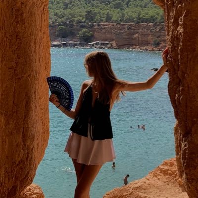 leticiaesteras's profile picture. we’ll be alright