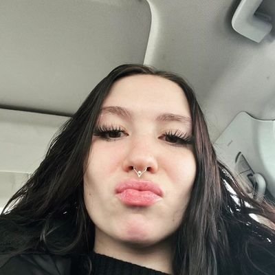 ava_shelly75649's profile picture. I'm just a cool and shy person and I don't go beyond my limit 😘😘😍😍