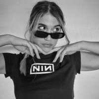 Sofia (@2busyforthishit) 's Twitter Profile