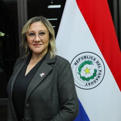 silvanathym's profile picture. Todos en algún momento de nuestras vidas, necesitamos de todos... no olvidemos eso!!!